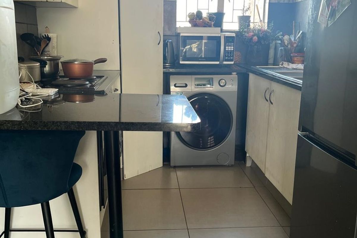 Neat As a Pin!!! - Photo 2