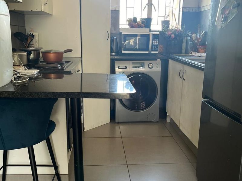 Neat As a Pin!!! - Photo 2