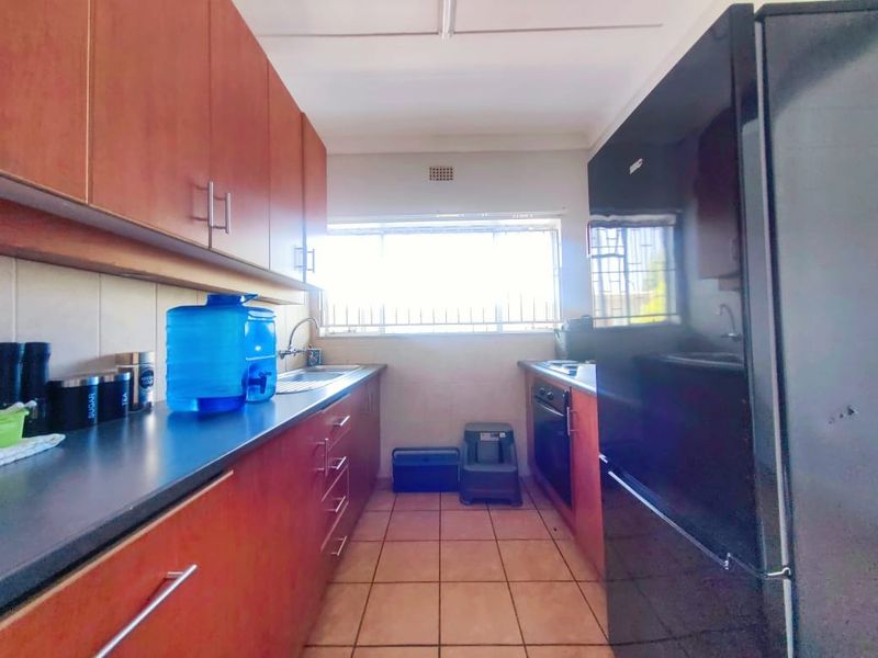 Spacious Apartment in Baillie Park! - Photo 7