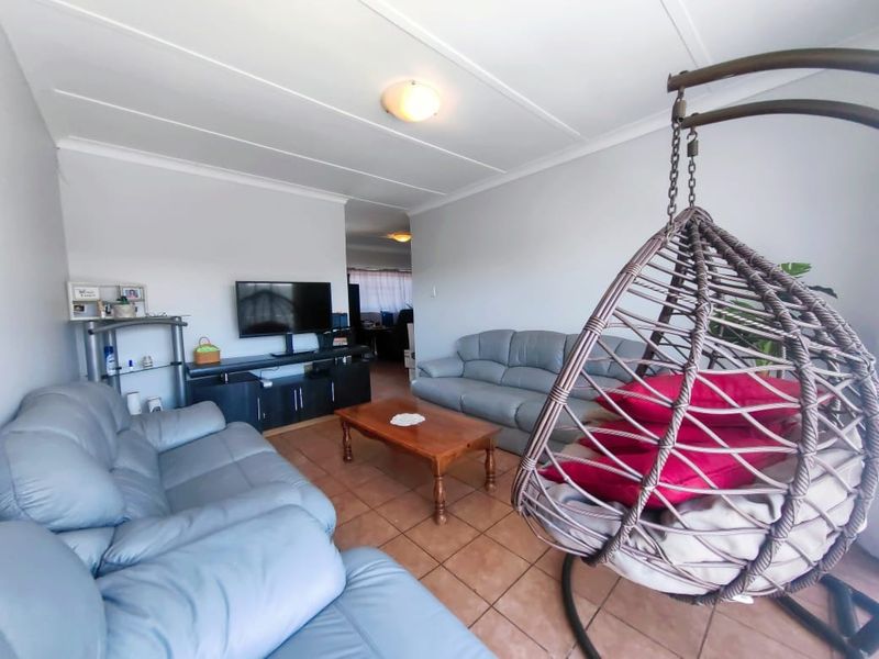 Spacious Apartment in Baillie Park! - Photo 5