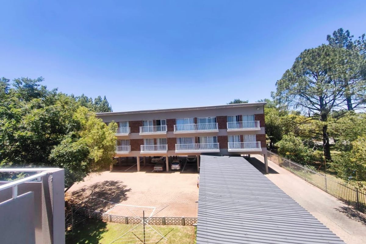 Spacious Apartment in Baillie Park! - Photo 2