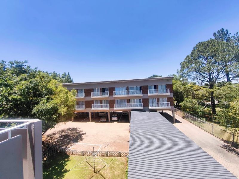 Spacious Apartment in Baillie Park! - Photo 2