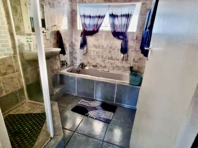 Fantastic 4-Bedroom Family Home – Priced to Sell! - Photo 9