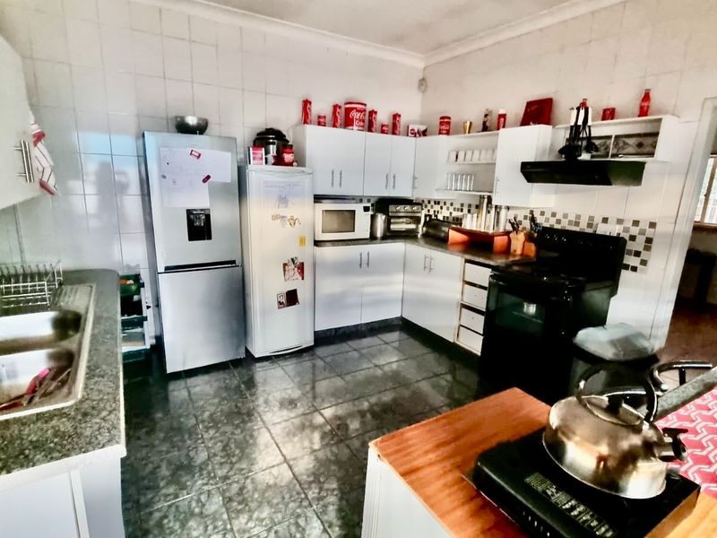 Fantastic 4-Bedroom Family Home – Priced to Sell! - Photo 7