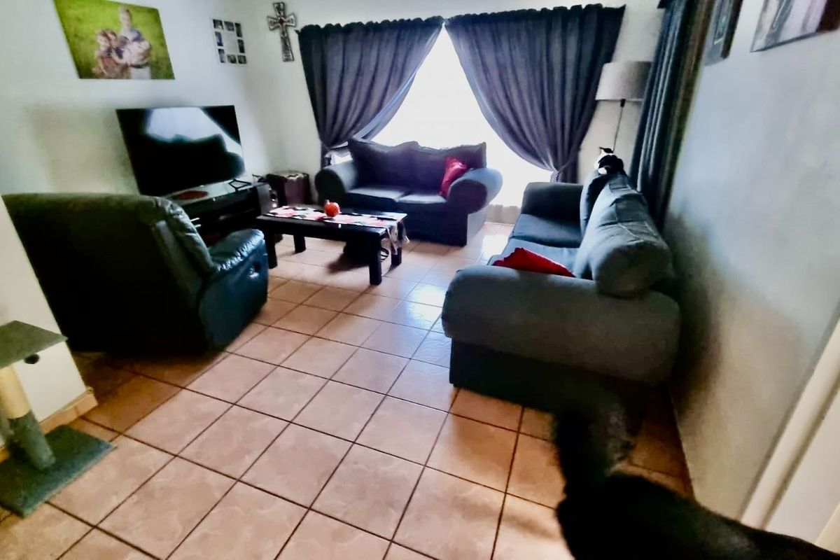 Fantastic 4-Bedroom Family Home – Priced to Sell! - Photo 4