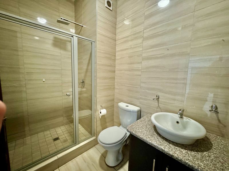 Unbeatable 2-Bedroom Apartment – Steps from NWU! - Photo 8