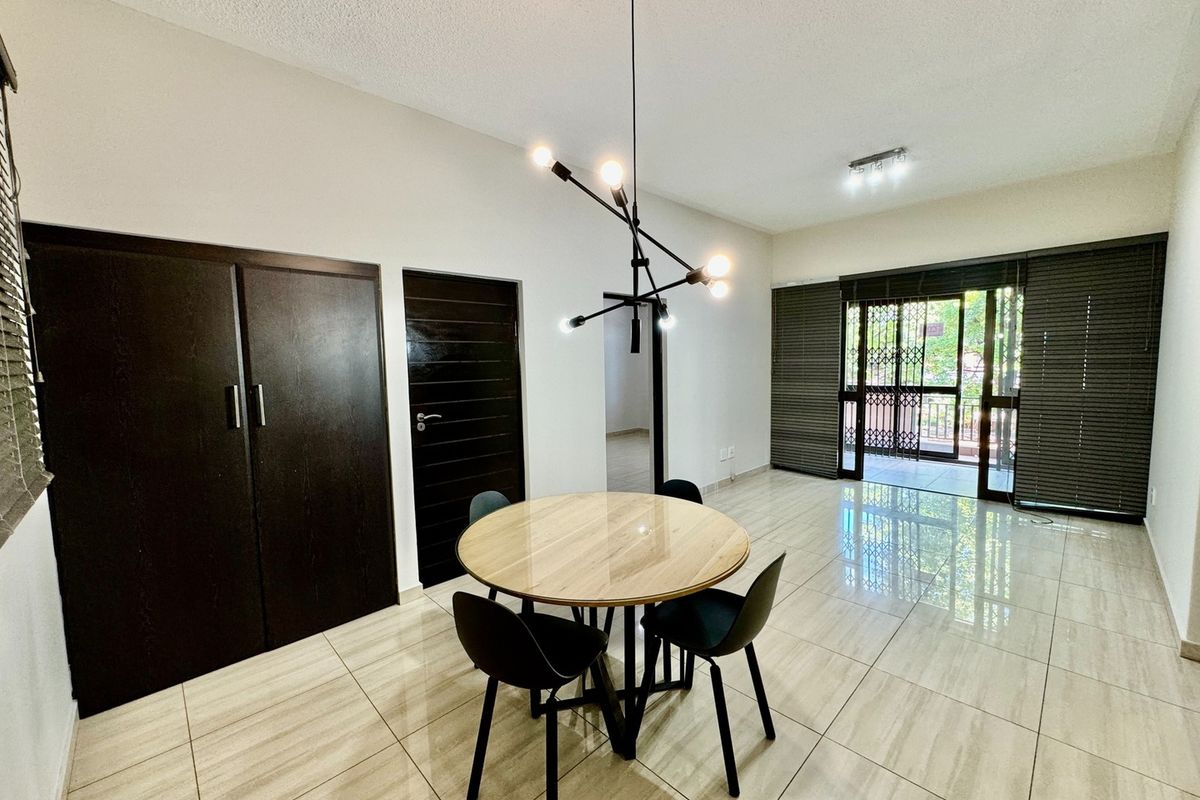 Unbeatable 2-Bedroom Apartment – Steps from NWU! - Photo 2