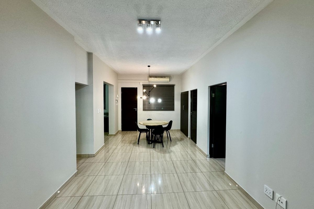 Unbeatable 2-Bedroom Apartment – Steps from NWU! - Photo 3