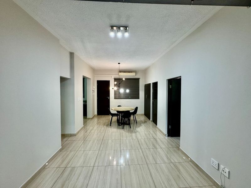 Unbeatable 2-Bedroom Apartment – Steps from NWU! - Photo 3