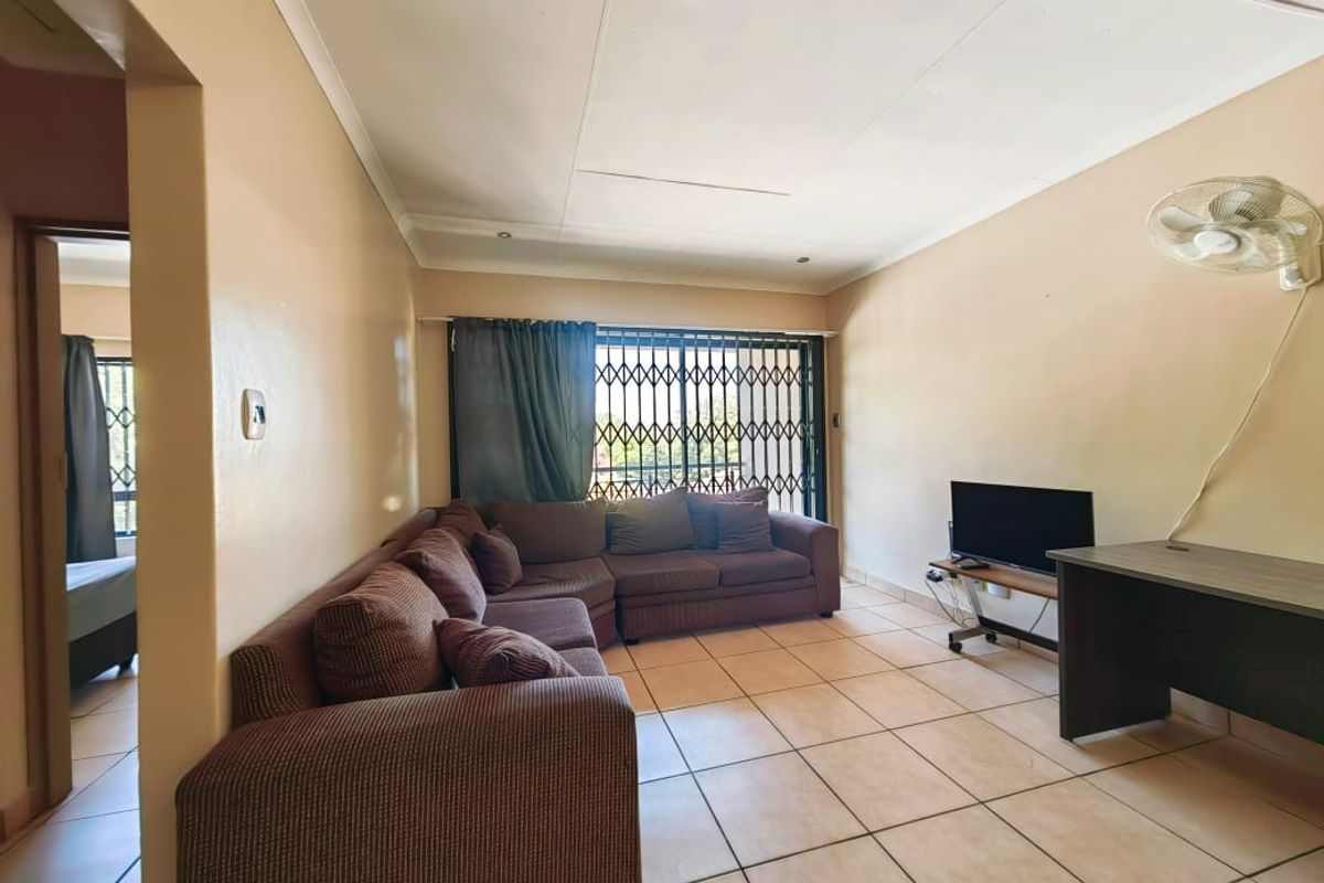 Modern 2-Bedroom Apartment with a Balcony - Photo 4