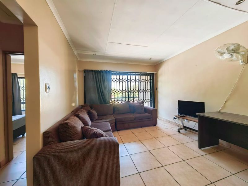 Modern 2-Bedroom Apartment with a Balcony - Photo 4