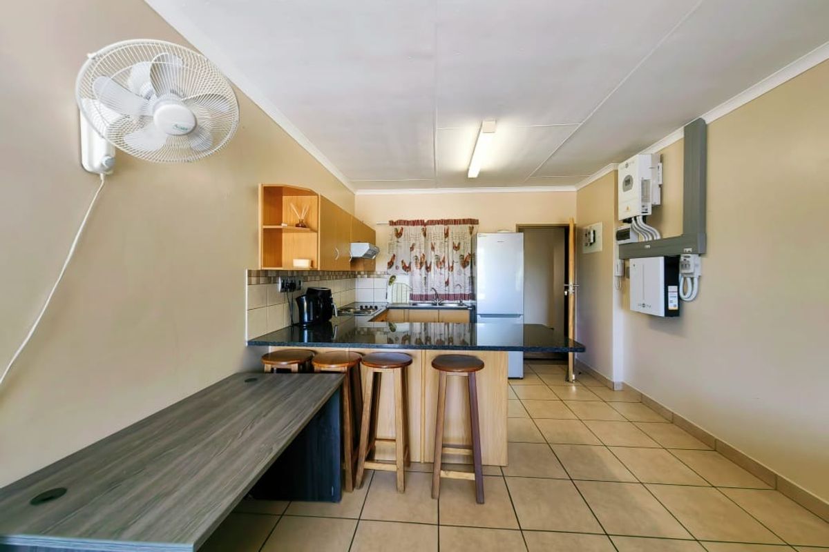 Modern 2-Bedroom Apartment with a Balcony - Photo 5