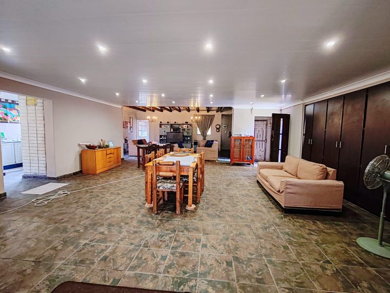 Beautiful Grimbeeck Park! - Photo 10