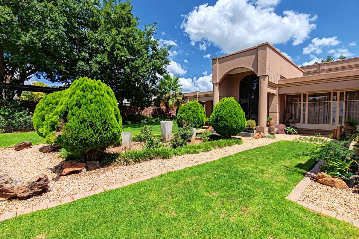 Beautiful Grimbeeck Park! - Photo 3
