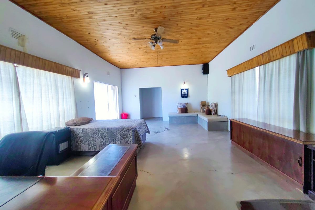 A Rare Opportunity: 10.2-Hectare Small Holding with Thriving Brewery, Bar & Event Venue - Photo 5