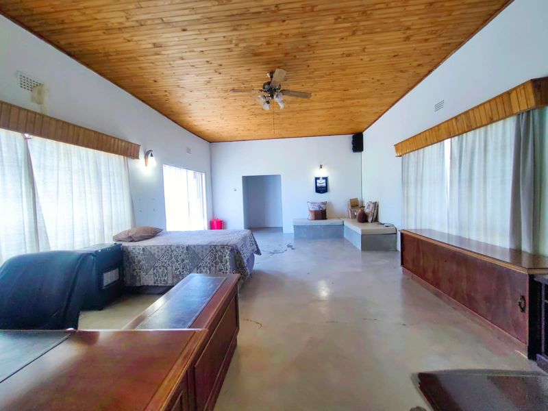 A Rare Opportunity: 10.2-Hectare Small Holding with Thriving Brewery, Bar & Event Venue - Photo 5