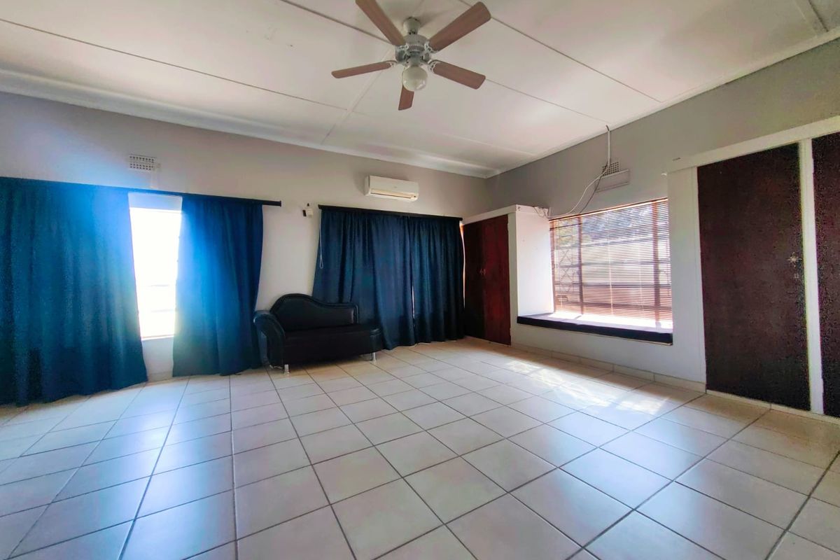 A Rare Opportunity: 10.2-Hectare Small Holding with Thriving Brewery, Bar & Event Venue - Photo 3