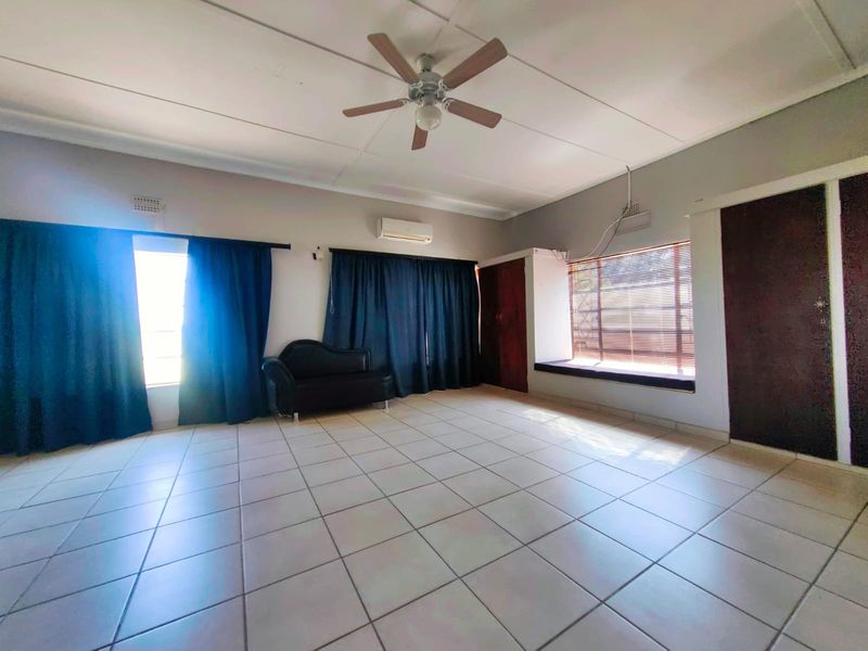 A Rare Opportunity: 10.2-Hectare Small Holding with Thriving Brewery, Bar & Event Venue - Photo 3