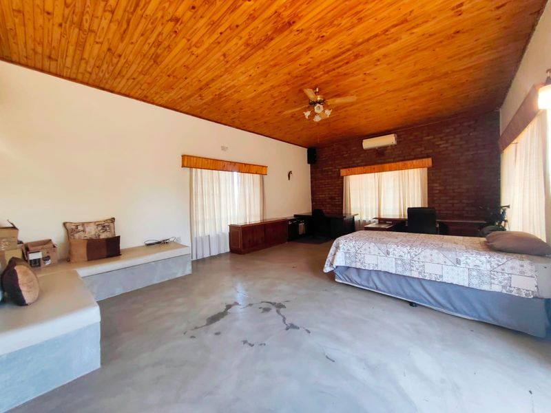 A Rare Opportunity: 10.2-Hectare Small Holding with Thriving Brewery, Bar & Event Venue - Photo 8