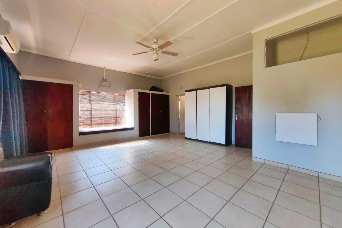 A Rare Opportunity: 10.2-Hectare Small Holding with Thriving Brewery, Bar & Event Venue - Photo 4