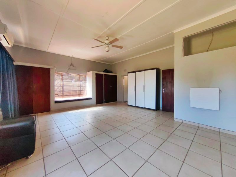 A Rare Opportunity: 10.2-Hectare Small Holding with Thriving Brewery, Bar & Event Venue - Photo 4