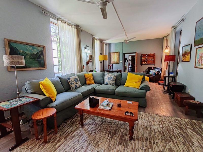 Elegant Family Home in Grimbeeck Park! - Photo 3