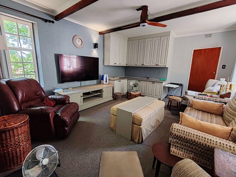 Elegant Family Home in Grimbeeck Park! - Photo 6