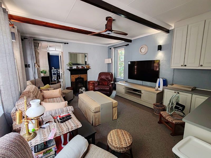 Elegant Family Home in Grimbeeck Park! - Photo 7