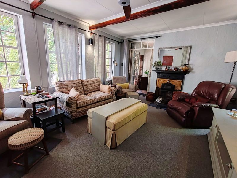 Elegant Family Home in Grimbeeck Park! - Photo 5