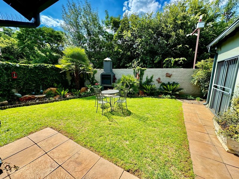 DUAL MANDATE: Luxury 3-Bedroom Home – Solar, Backup Water & More! - Photo 9