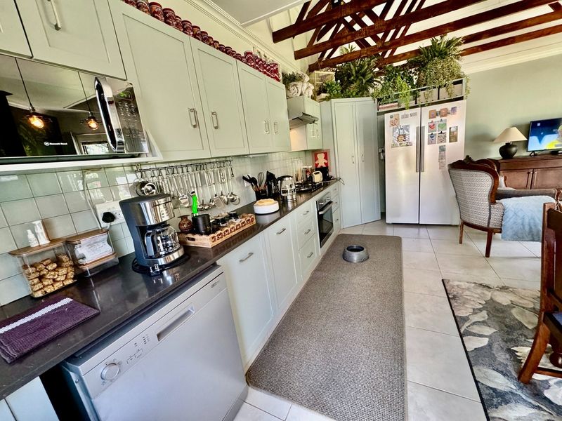 DUAL MANDATE: Luxury 3-Bedroom Home – Solar, Backup Water & More! - Photo 6