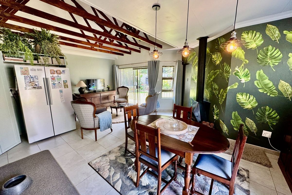 DUAL MANDATE: Luxury 3-Bedroom Home – Solar, Backup Water & More! - Photo 5