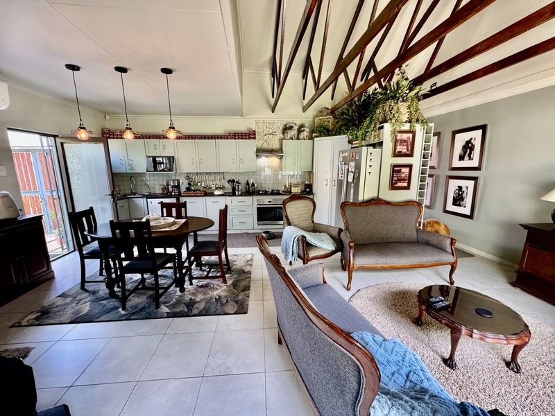 DUAL MANDATE: Luxury 3-Bedroom Home – Solar, Backup Water & More! - Photo 3