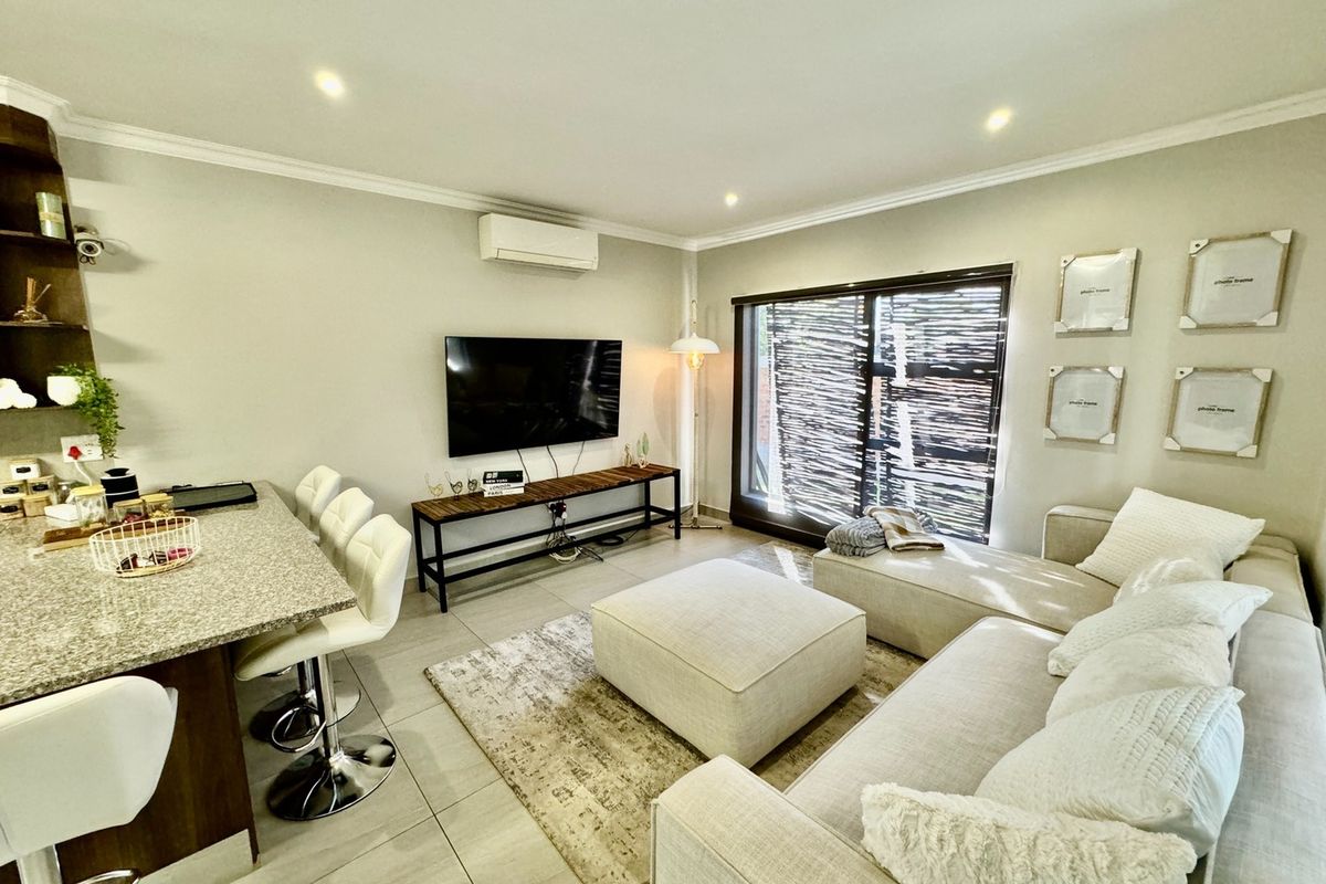 Welcome to this stunning double-storey home in the prestigious Willow De La Mooi Estate - Photo 4