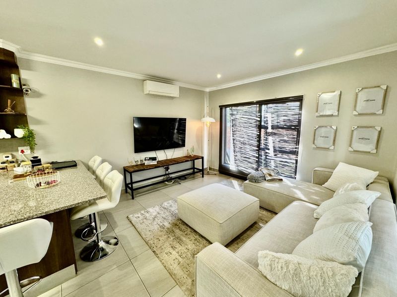 Welcome to this stunning double-storey home in the prestigious Willow De La Mooi Estate - Photo 4