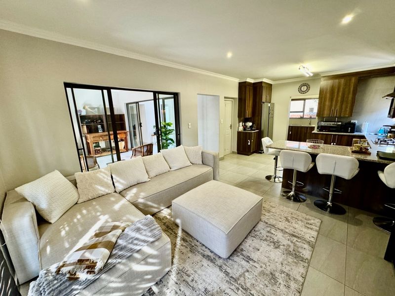 Welcome to this stunning double-storey home in the prestigious Willow De La Mooi Estate - Photo 6