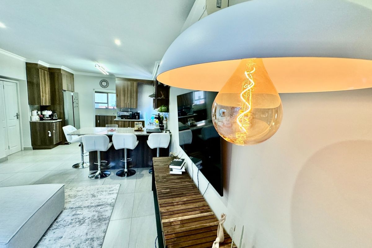 Welcome to this stunning double-storey home in the prestigious Willow De La Mooi Estate - Photo 5
