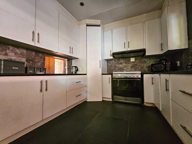 SPACE, OPPURTUNITY, AND EVEN MORE SPACE! - Photo 7