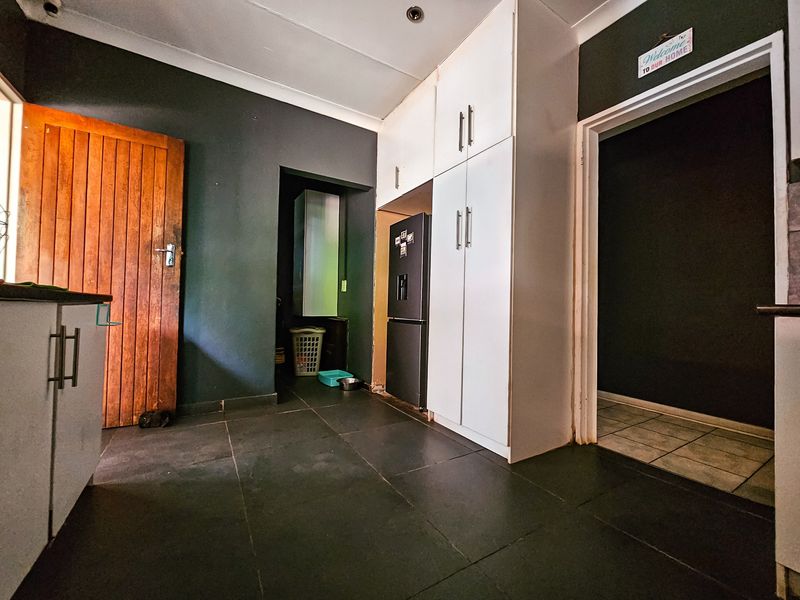 SPACE, OPPURTUNITY, AND EVEN MORE SPACE! - Photo 6