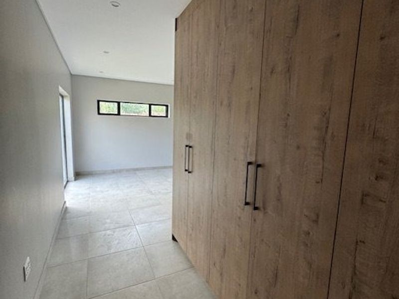 Elegant 3-Bedroom Home in a Secure Estate - Photo 8