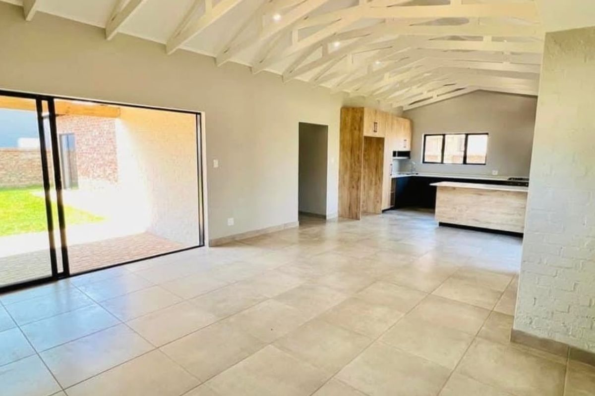 Elegant 3-Bedroom Home in a Secure Estate - Photo 2