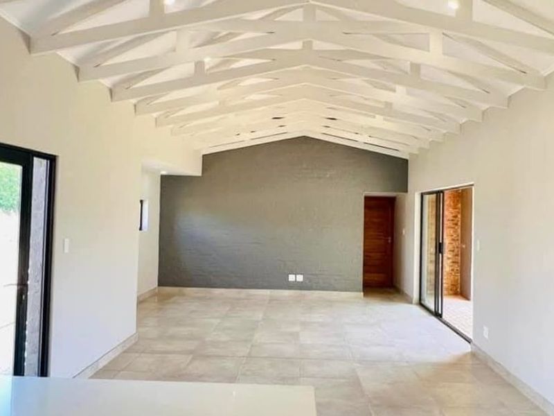 Elegant 3-Bedroom Home in a Secure Estate - Photo 3