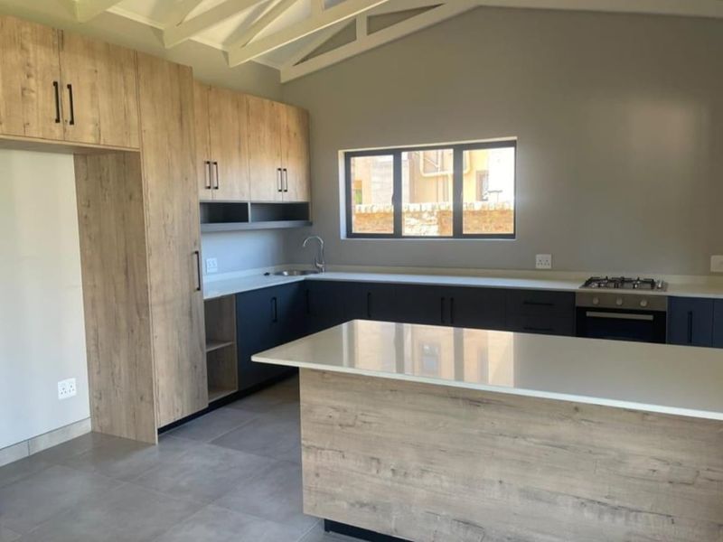 Elegant 3-Bedroom Home in a Secure Estate - Photo 5