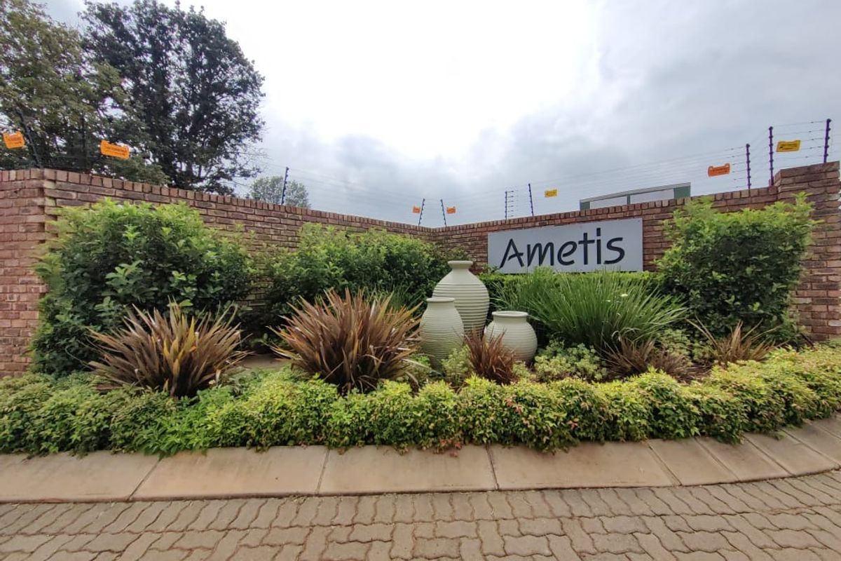 Prime Vacant Land in a Prestigious Secure Estate – Build Your Dream Home! - Photo 3