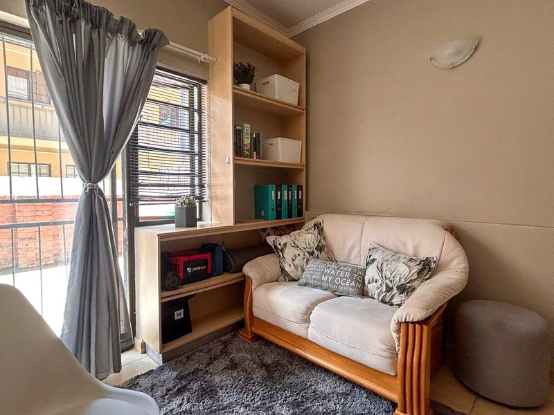Spacious apartment for sale - Photo 2