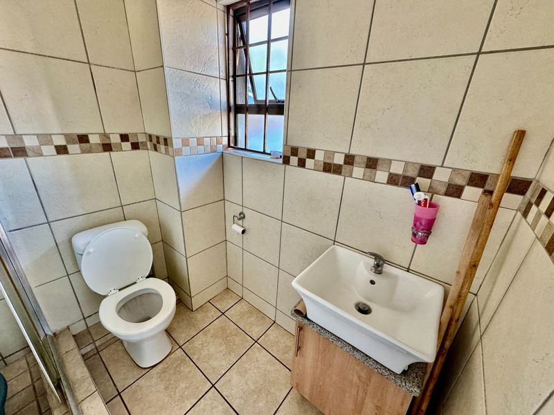 3 Bedroom Close to the North West University - Photo 9
