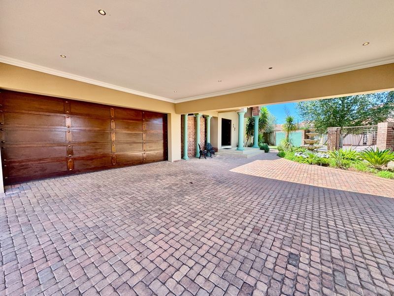 Blown Away in Tuscany Ridge! - Photo 3