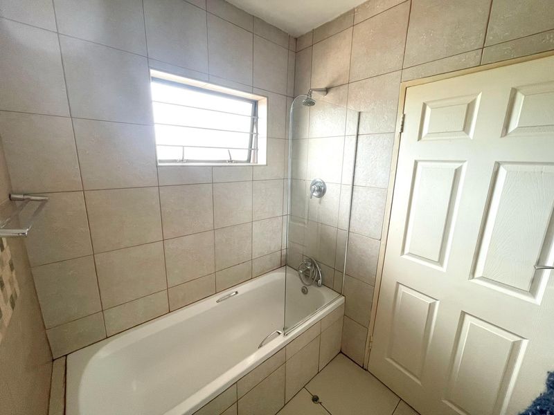 Safe and Secure One Bedroom Apartment - Photo 9