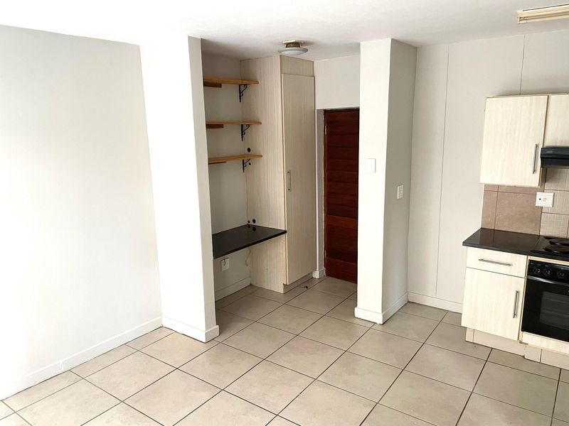 Safe and Secure One Bedroom Apartment - Photo 2