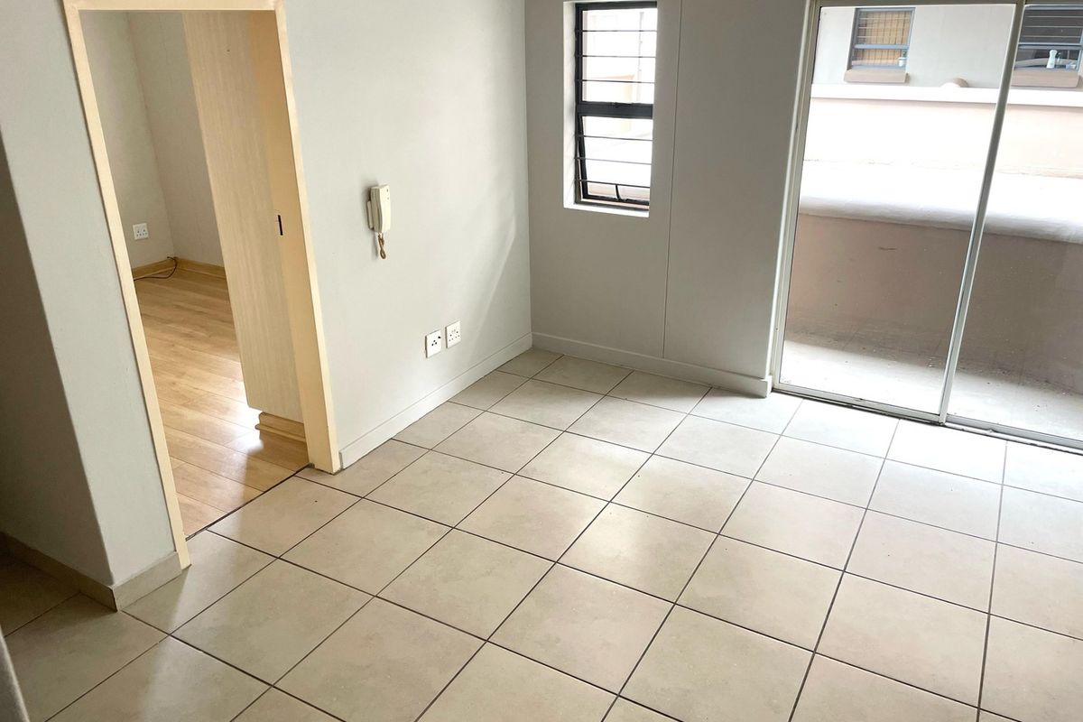 Safe and Secure One Bedroom Apartment - Photo 4